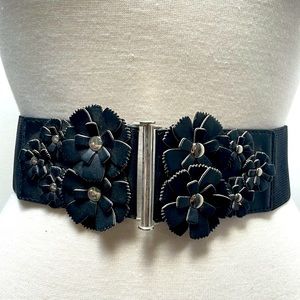ELASTICIZED BELT With FLOWER DECOS